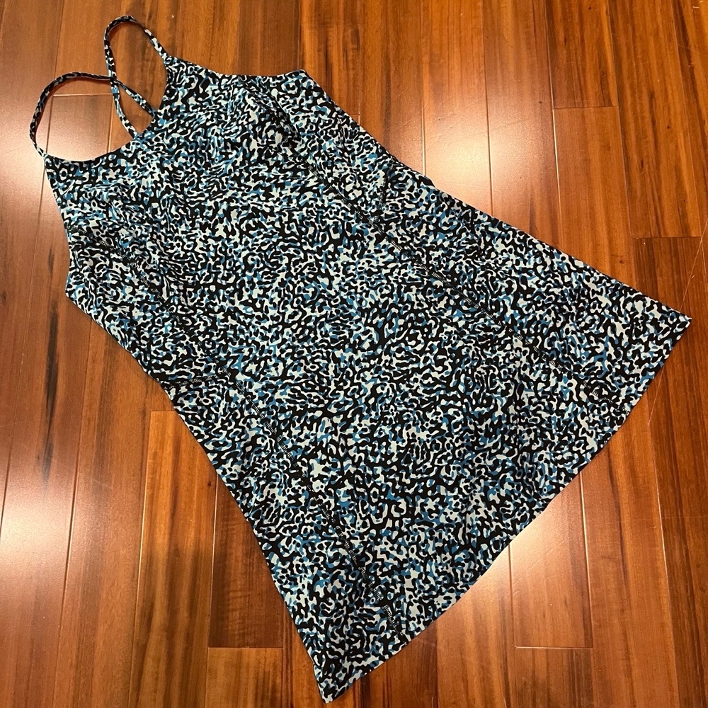 ATHLETA Infinity Dress Athletic One Piece Blue Black Animal Print Shorts Large‎
